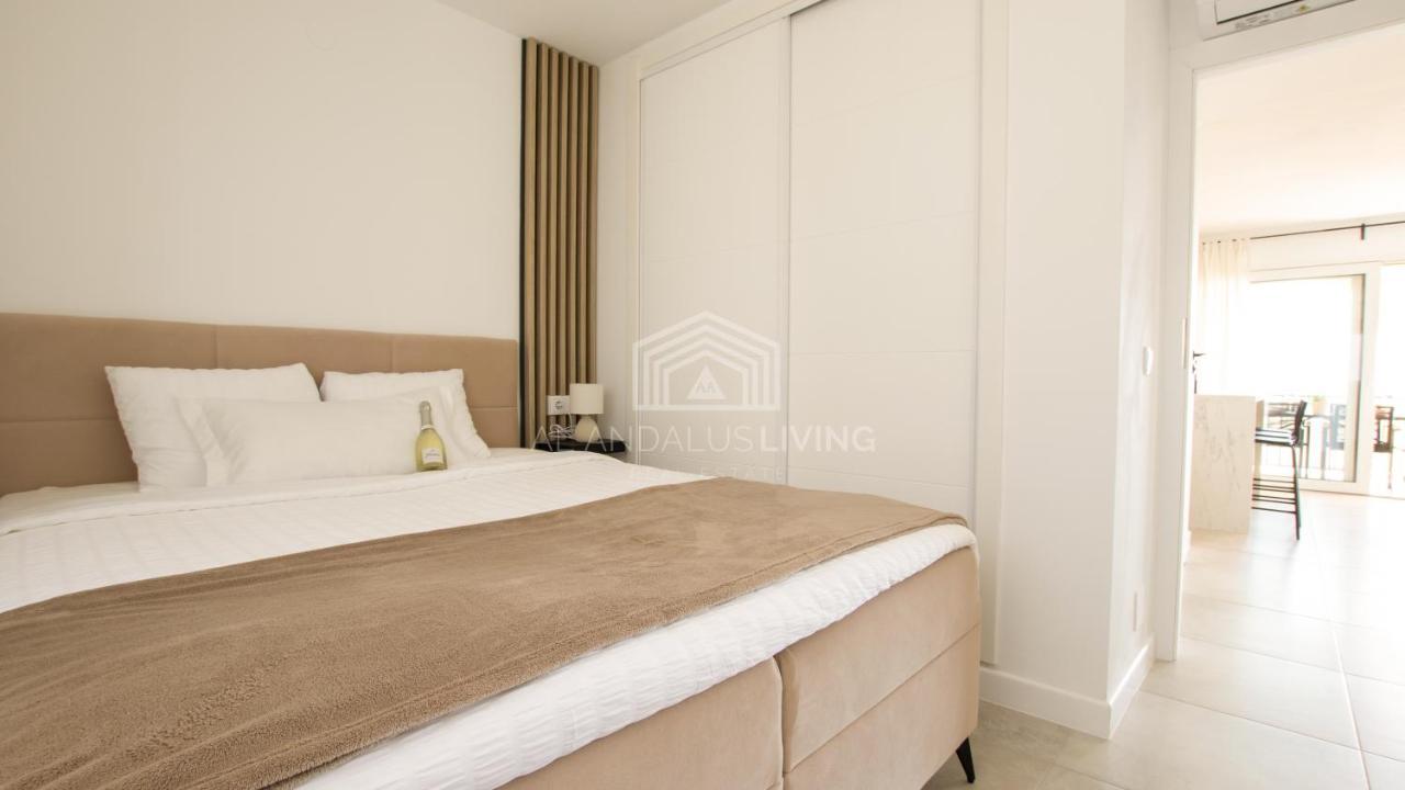 Апартаменты Panoramic Sea Views And Direct Access To The Beach From The Community In Torrenueva Малага Экстерьер фото