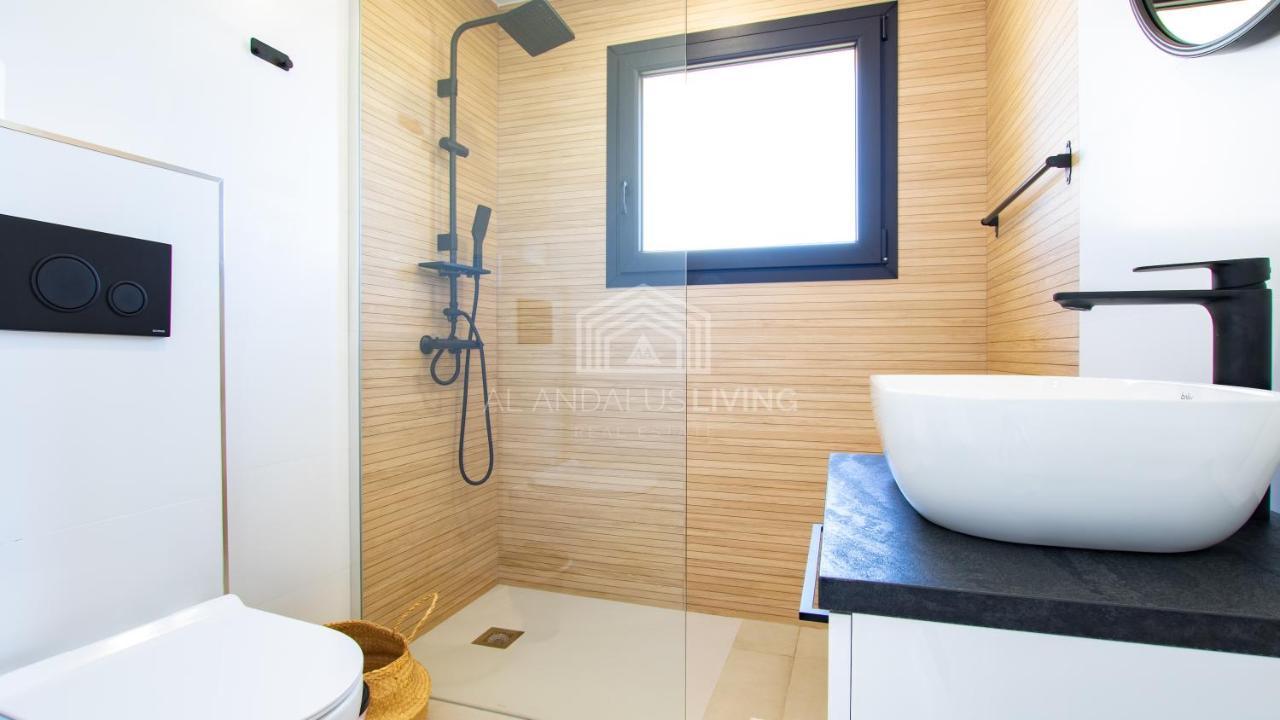 Апартаменты Panoramic Sea Views And Direct Access To The Beach From The Community In Torrenueva Малага Экстерьер фото